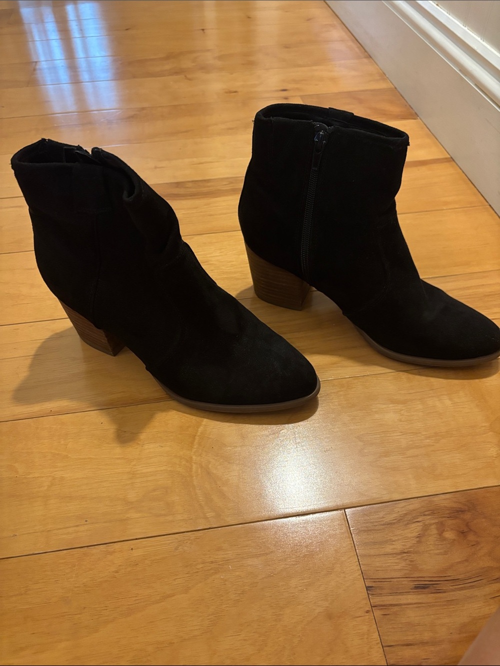 Women's Black Ankle Boots with Stacked Heel